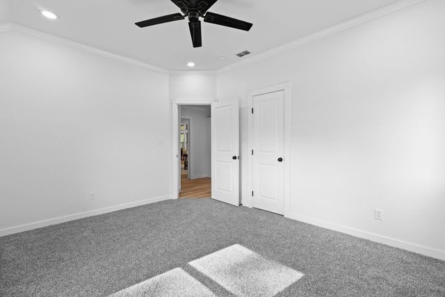 275 Fox Glove Ln, Longview, TX 75605