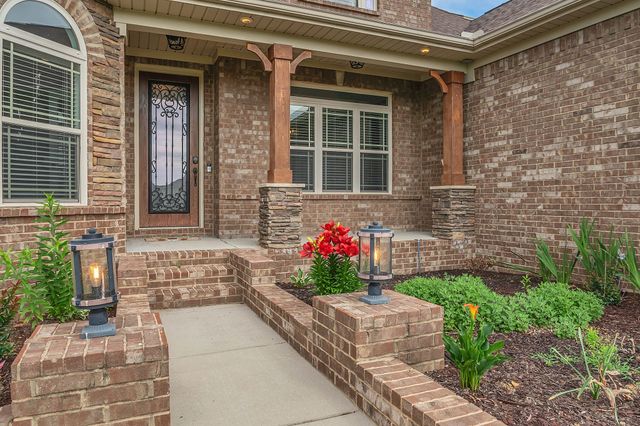 33 Ivy Dr, Fayetteville, TN 37334