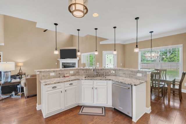 33 Ivy Dr, Fayetteville, TN 37334