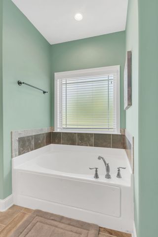 33 Ivy Dr, Fayetteville, TN 37334