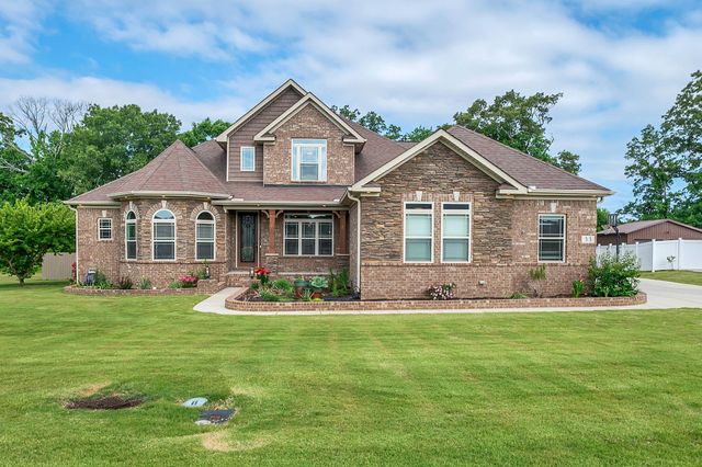 33 Ivy Dr, Fayetteville, TN 37334