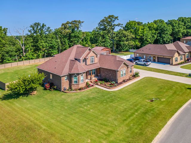 33 Ivy Dr, Fayetteville, TN 37334