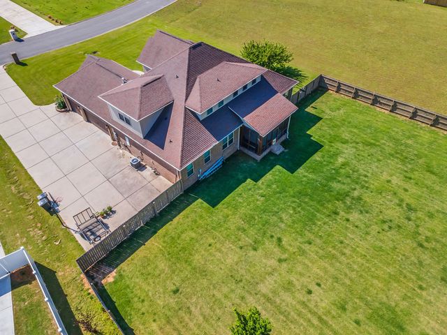 33 Ivy Dr, Fayetteville, TN 37334