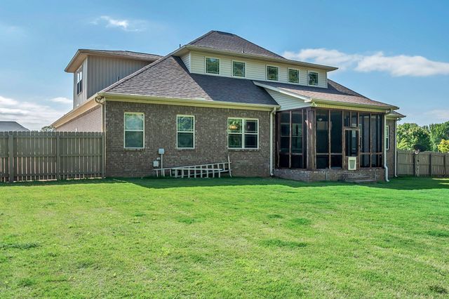 33 Ivy Dr, Fayetteville, TN 37334