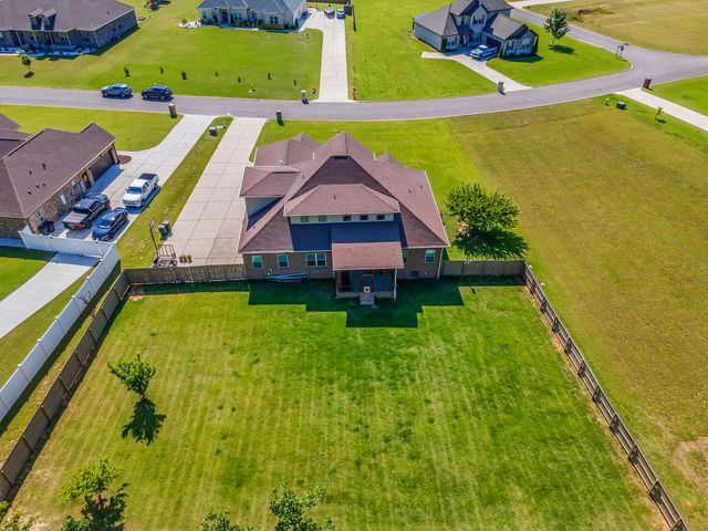 33 Ivy Dr, Fayetteville, TN 37334