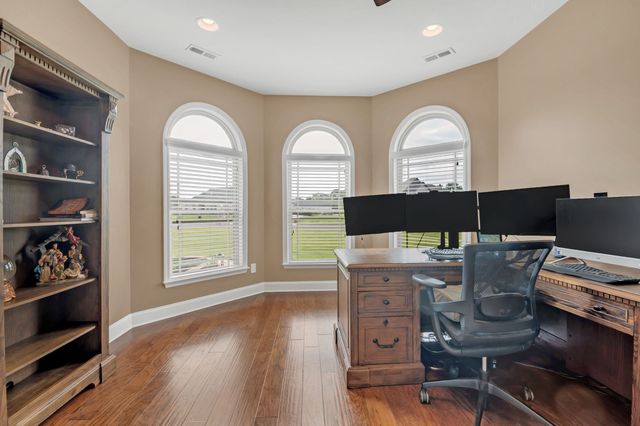 33 Ivy Dr, Fayetteville, TN 37334