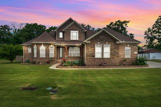33 Ivy Dr, Fayetteville, TN 37334