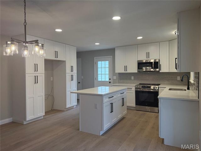 14112 Glen Cove Drive, Chesterfield, MO 63017