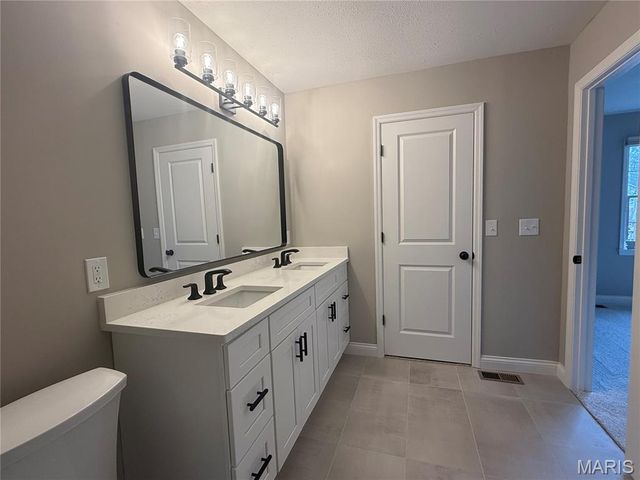 14112 Glen Cove Drive, Chesterfield, MO 63017