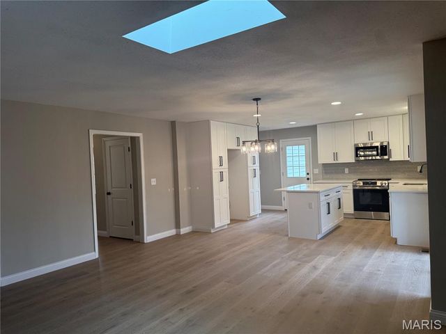 14112 Glen Cove Drive, Chesterfield, MO 63017