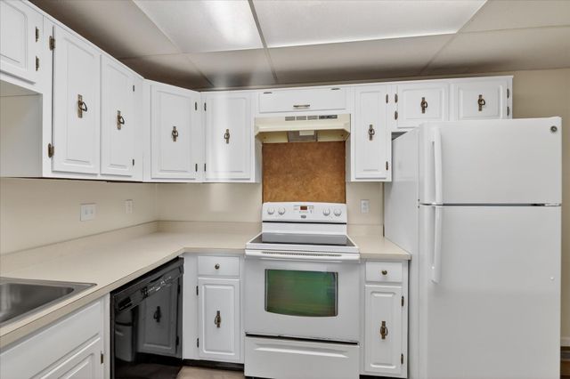 10206 Cricklewood Court, Portage City, MI 49024