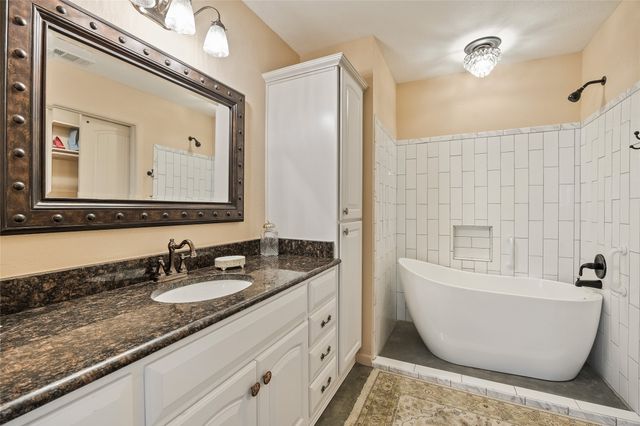 1128 Doe Run Drive, Tool, TX 75143