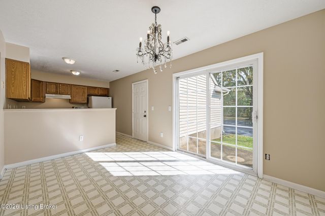 8025 Aspen Green Ln, Louisville, KY 40291