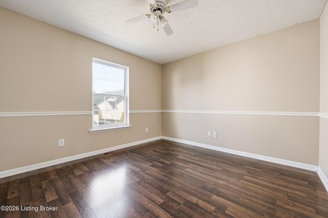 8025 Aspen Green Ln, Louisville, KY 40291