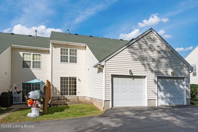 8025 Aspen Green Ln, Louisville, KY 40291