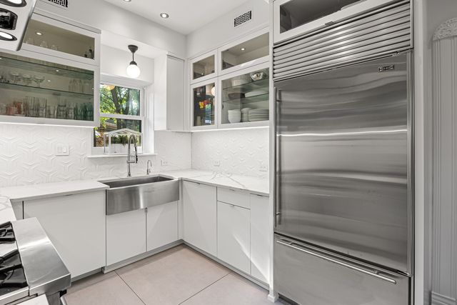 2138 W Caton Street, Chicago, IL 60647