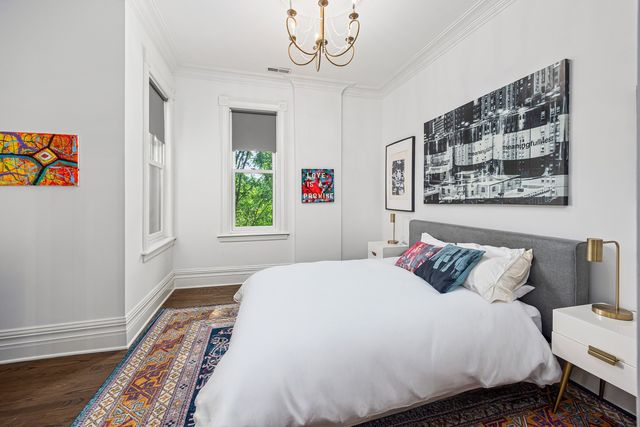 2138 W Caton Street, Chicago, IL 60647