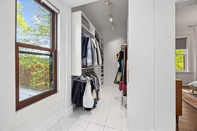 2138 W Caton Street, Chicago, IL 60647