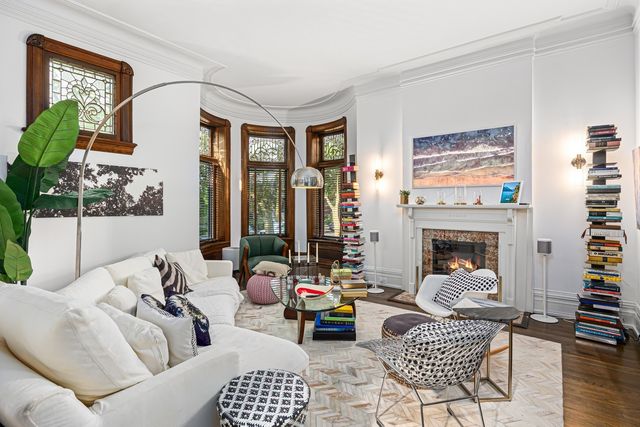 2138 W Caton Street, Chicago, IL 60647