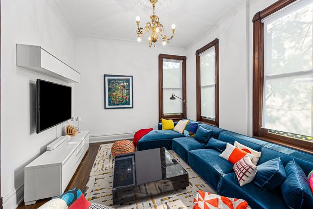 2138 W Caton Street, Chicago, IL 60647