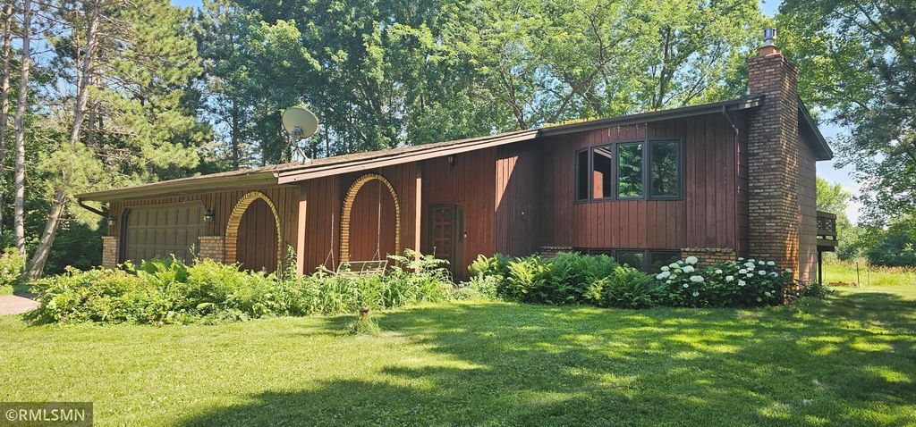 1664 141st Lane NE, Ham Lake, MN 55304