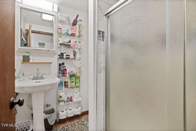 189 Honeycutt Road, Rogersville, TN 37857