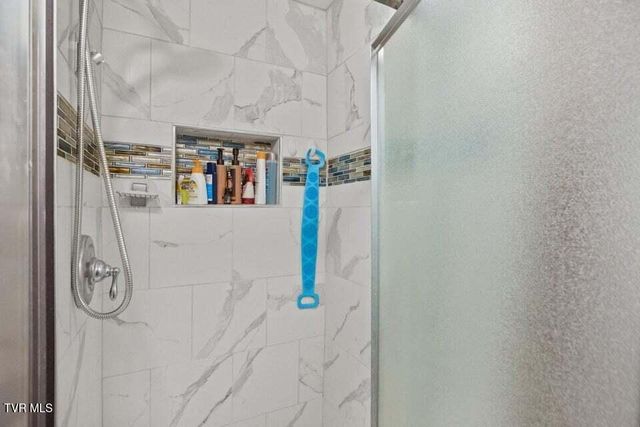 189 Honeycutt Road, Rogersville, TN 37857