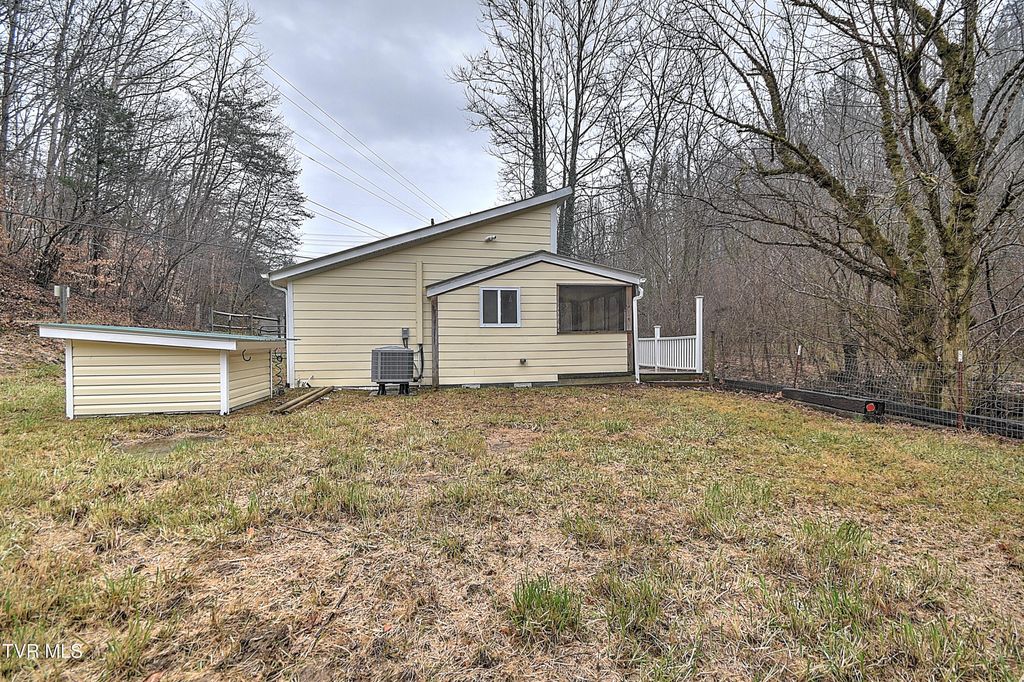 189 Honeycutt Road, Rogersville, TN 37857