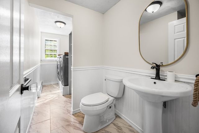 153 High St, Topsfield, MA 01983