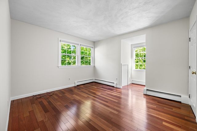153 High St, Topsfield, MA 01983