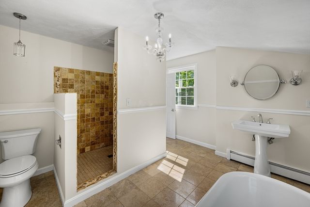 153 High St, Topsfield, MA 01983