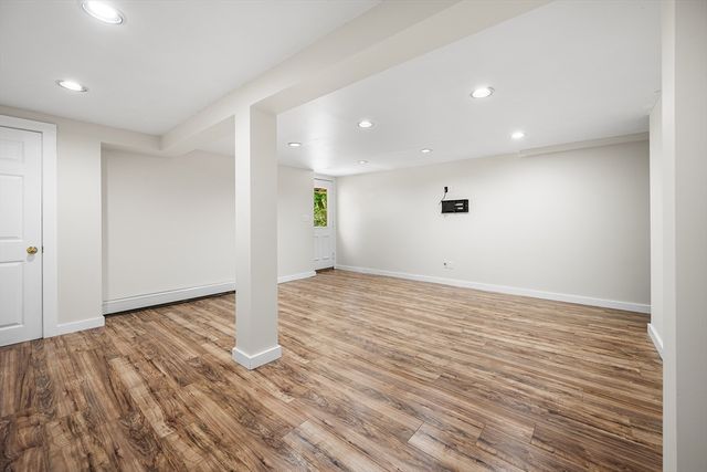 153 High St, Topsfield, MA 01983