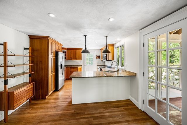 153 High St, Topsfield, MA 01983