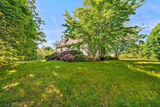 153 High St, Topsfield, MA 01983