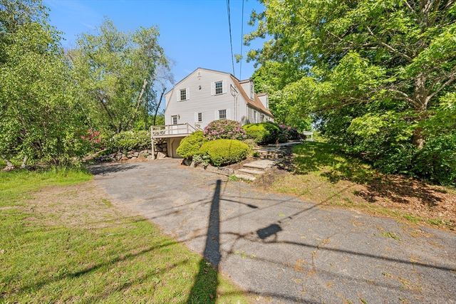 153 High St, Topsfield, MA 01983