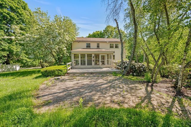 153 High St, Topsfield, MA 01983