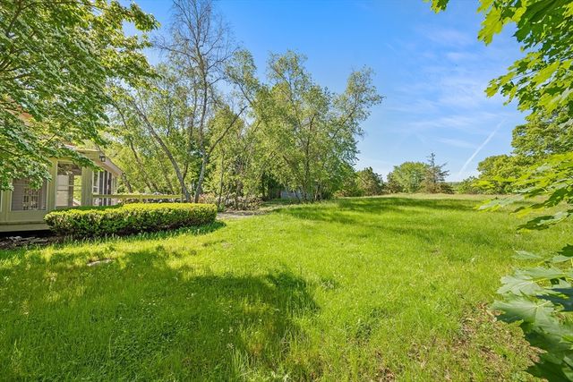 153 High St, Topsfield, MA 01983