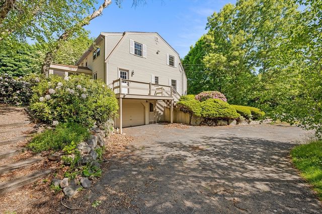 153 High St, Topsfield, MA 01983