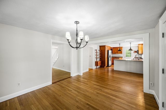 153 High St, Topsfield, MA 01983