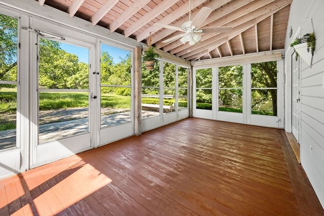 153 High St, Topsfield, MA 01983