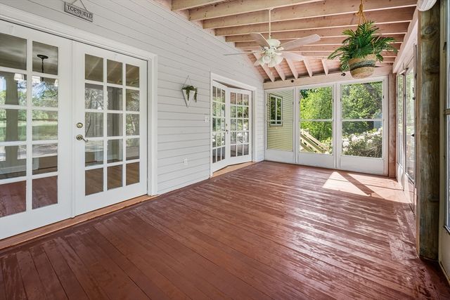 153 High St, Topsfield, MA 01983