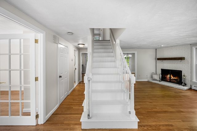 153 High St, Topsfield, MA 01983