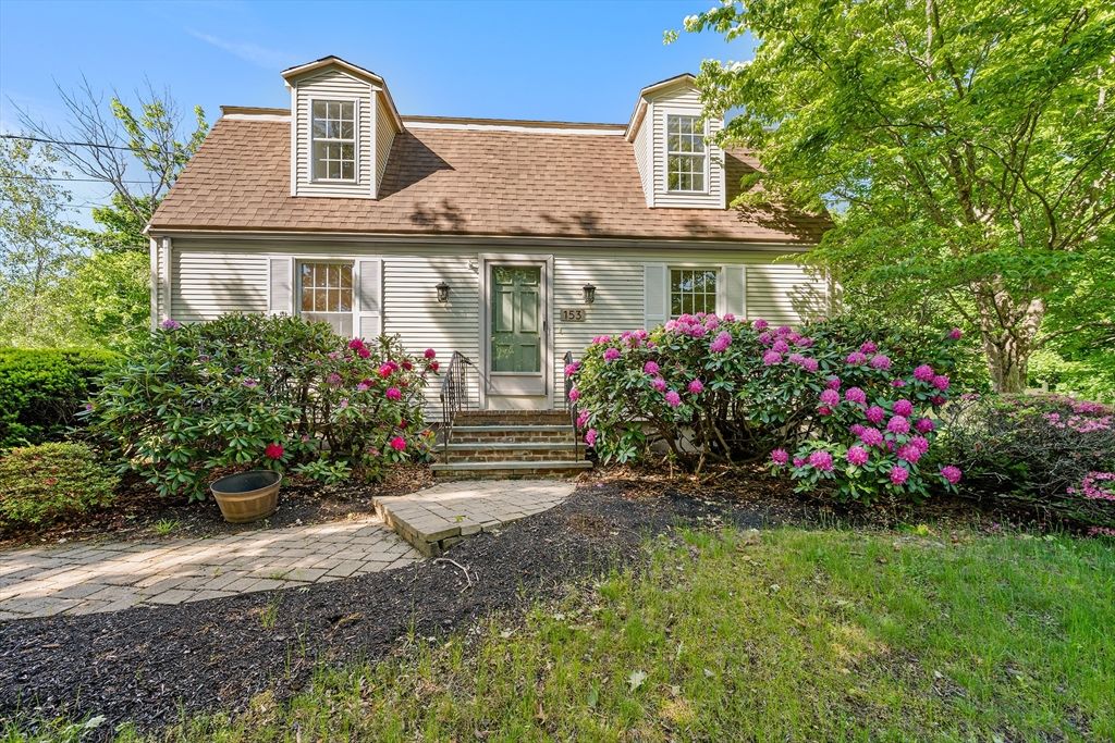 153 High St, Topsfield, MA 01983