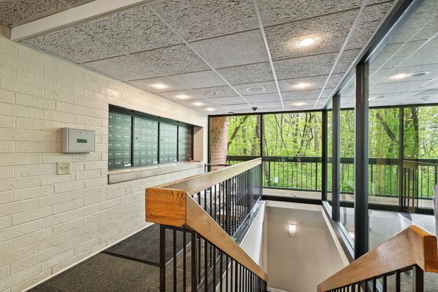 1800 Huntington Boulevard 307, Hoffman Estates, IL 60169