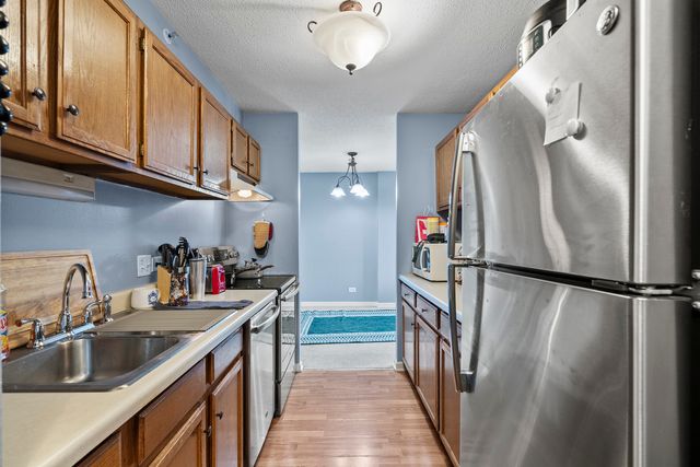 1800 Huntington Boulevard 307, Hoffman Estates, IL 60169