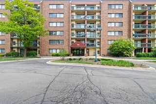 1800 Huntington Boulevard 307, Hoffman Estates, IL 60169