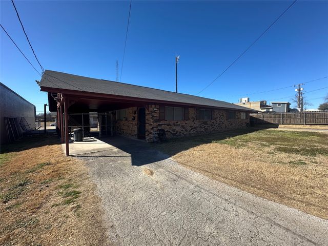 111 E Spence Street, Sulphur Springs, TX 75482