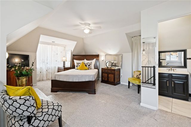 956 Greenfield Ave, Greenfield, PA 15217