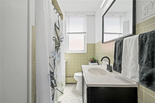 956 Greenfield Ave, Greenfield, PA 15217