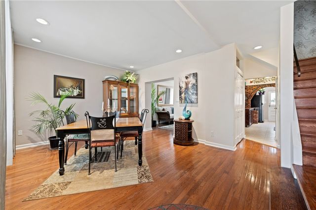 956 Greenfield Ave, Greenfield, PA 15217